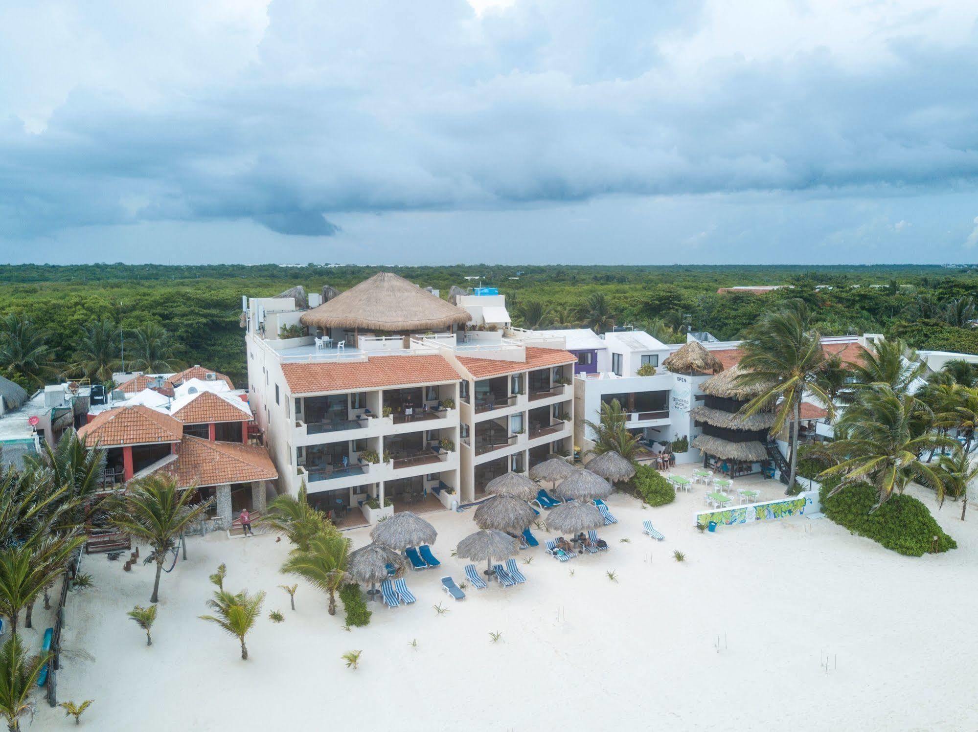 Hotel Aquatech Derosa Akumal