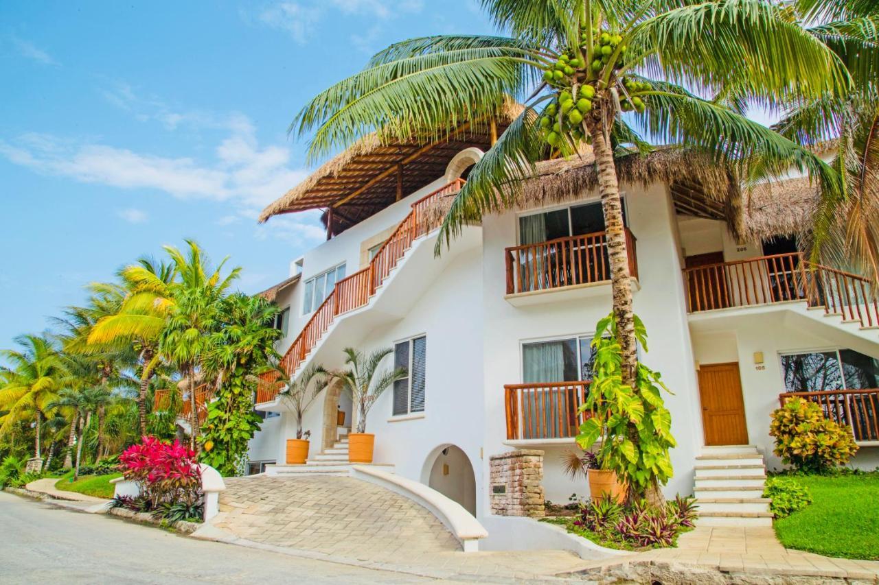 Akumal 108 3 Bedroom Beachfront Second Floor Holiday home *
