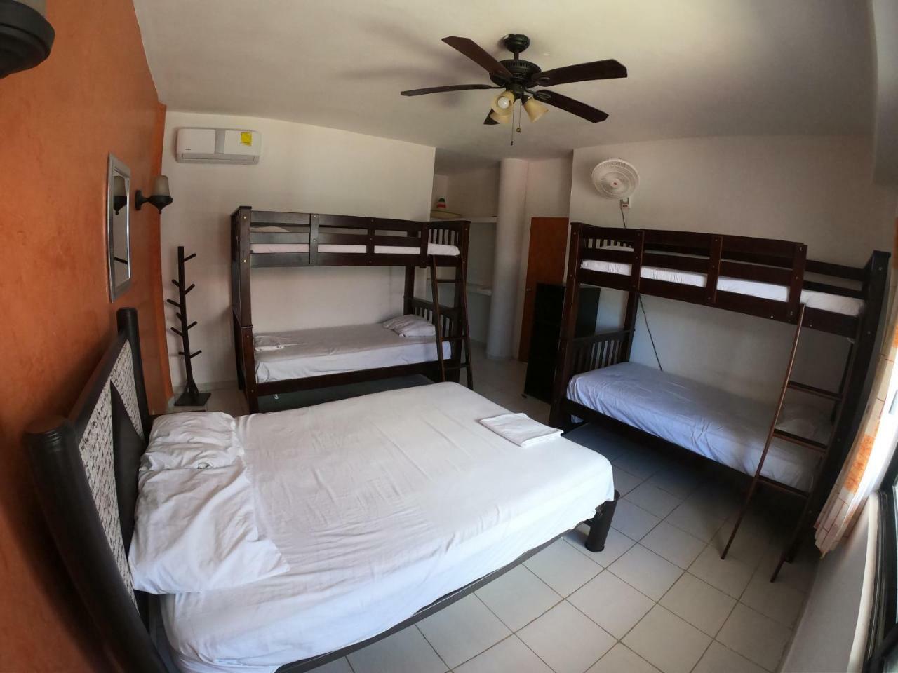 La Isla Playa Hostel