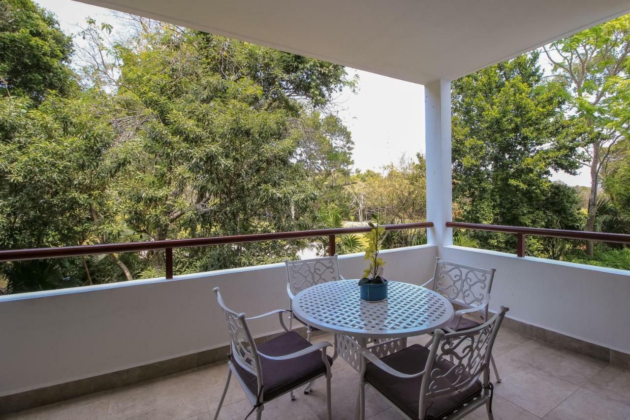 Apartment Exclusive 1 Bedroom Loft With Pool Facilites, High-Speed Internet And Free Parking In Akumal *