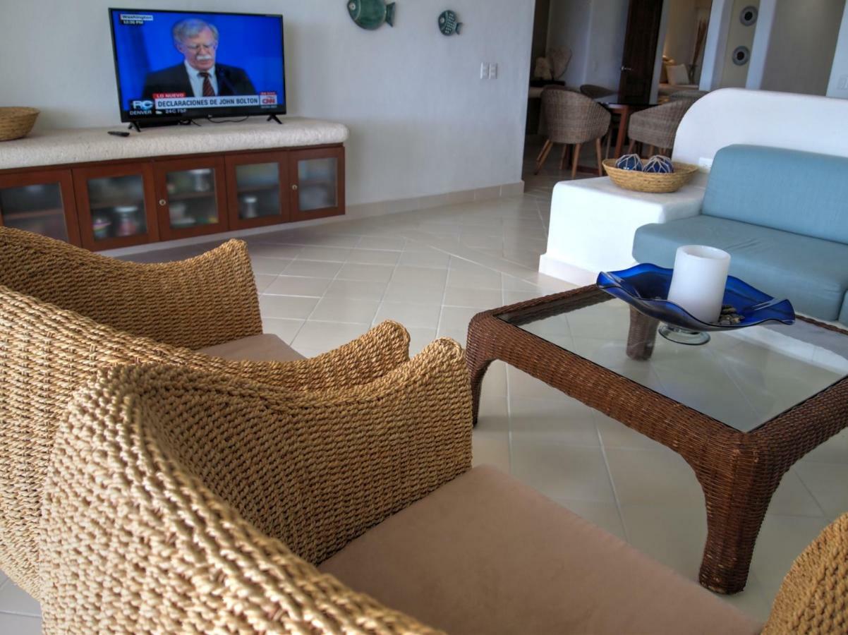 Akumal 108 3 Bedroom Beachfront Second Floor Holiday home