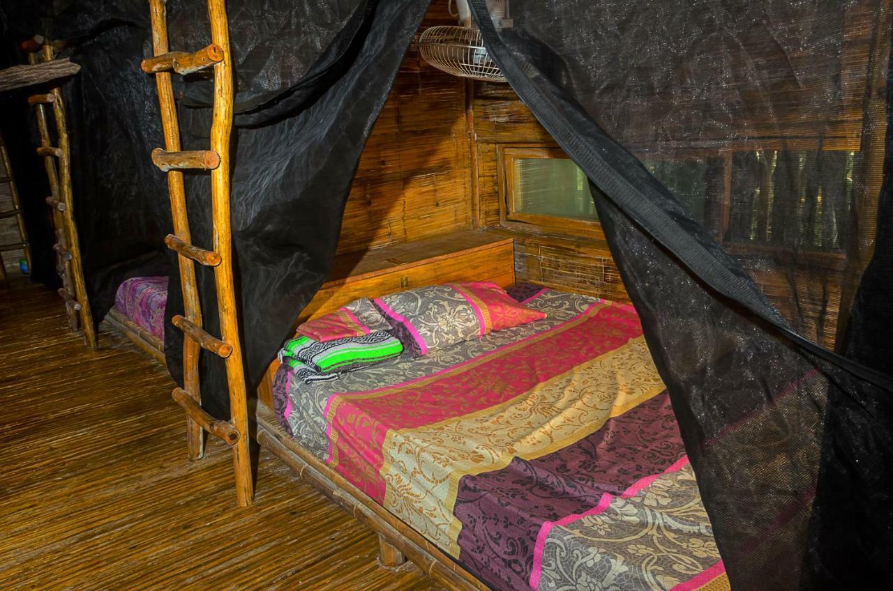 Bambu Gran Palas Hostal Party Hostel