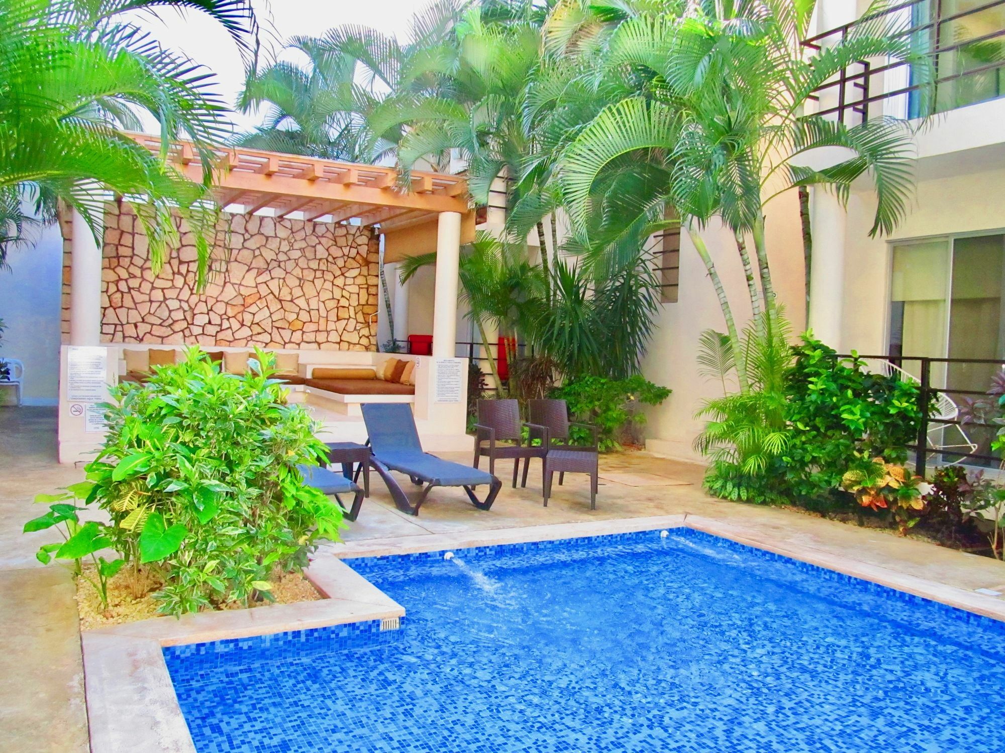 Aqua Terra - Quiet Condo For 4