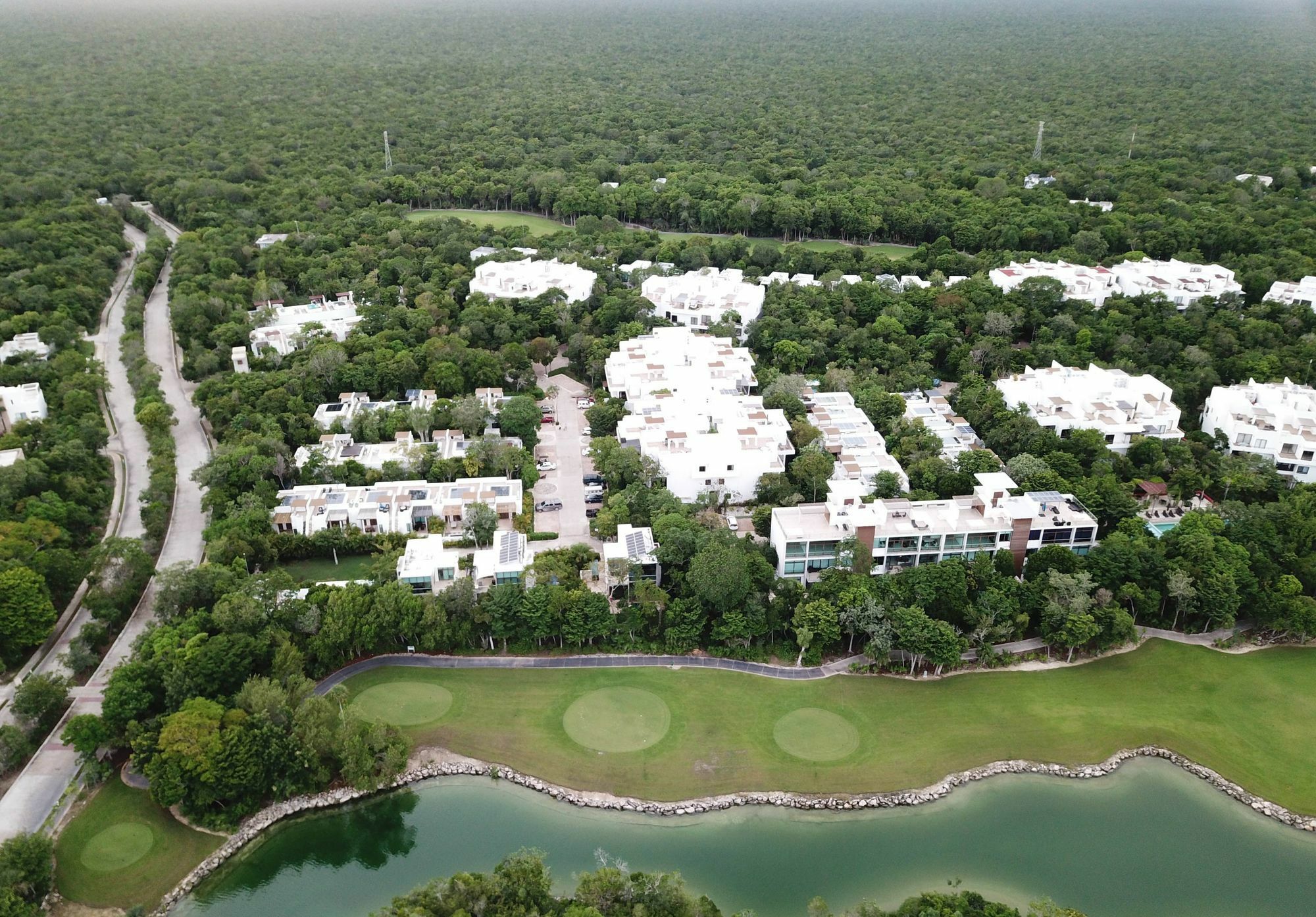 Exclusive 1 Bedroom Loft With Pool Facilites, High-Speed Internet And Free Parking In Akumal