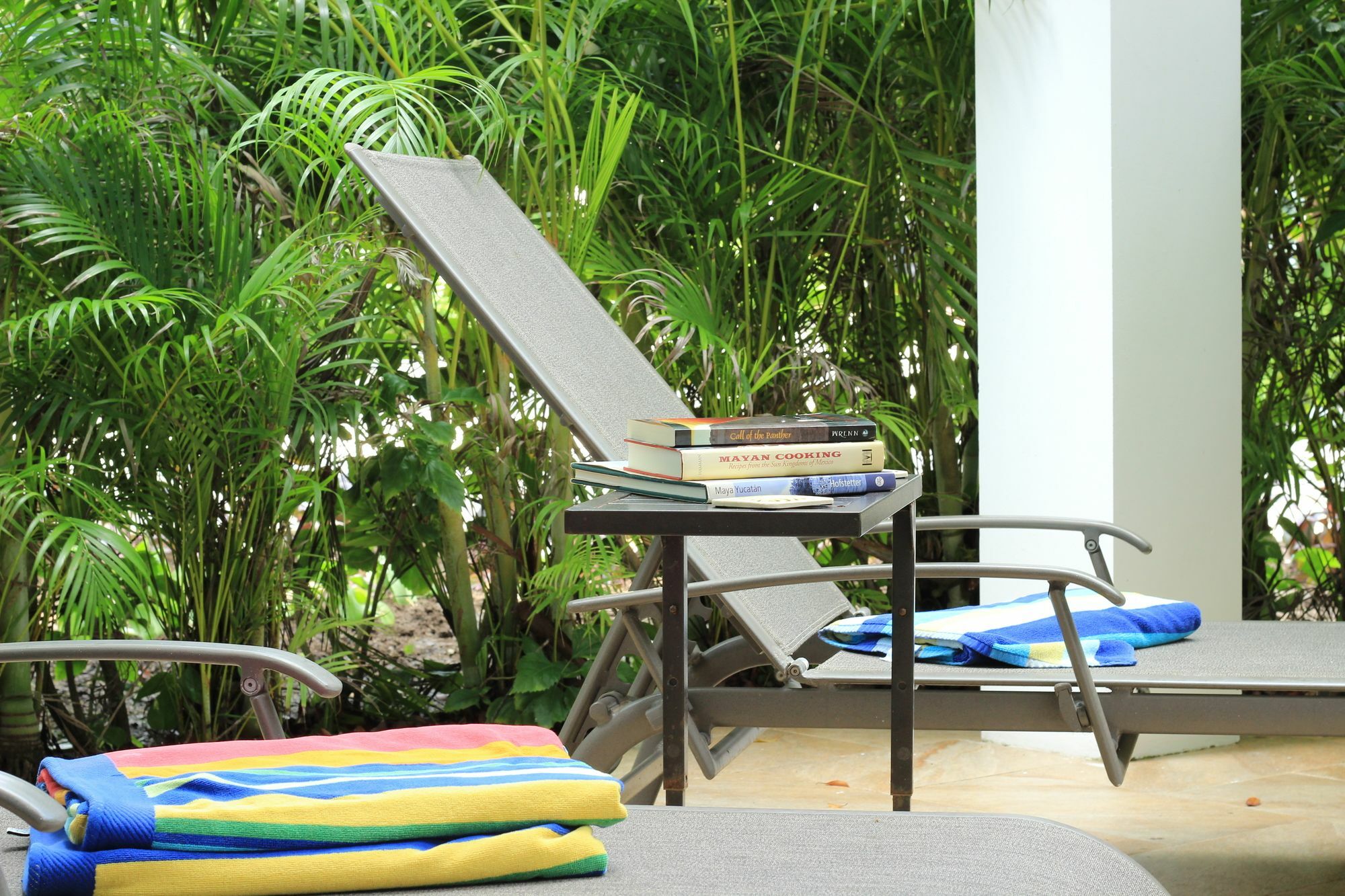 Exclusive 1 Bedroom Loft With Pool Facilites, High-Speed Internet And Free Parking In Akumal Apartment *