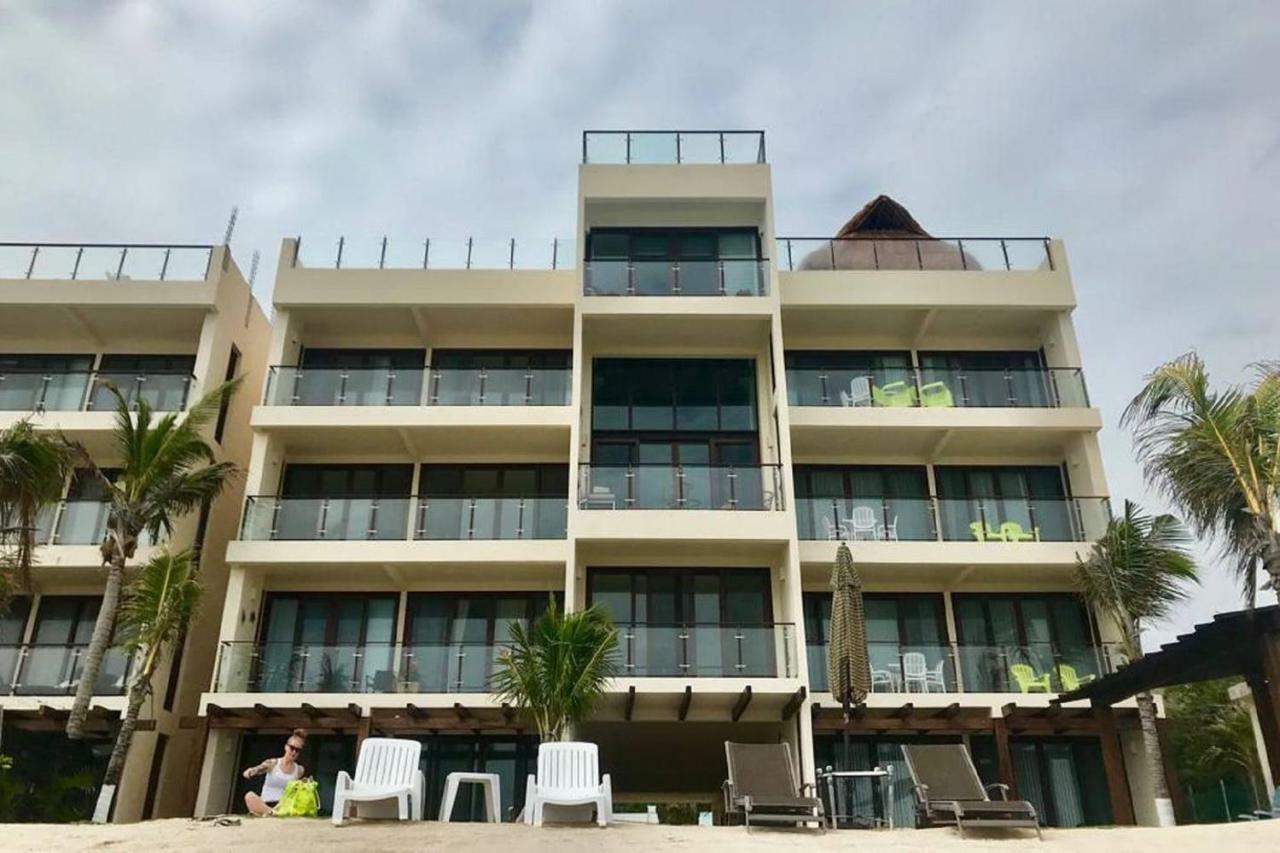 Deluxe New Beachfront Penthouse In * Akumal