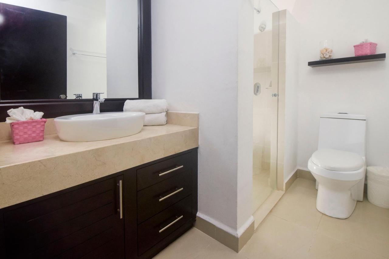 Peninsula Grand By Your Way Apartment