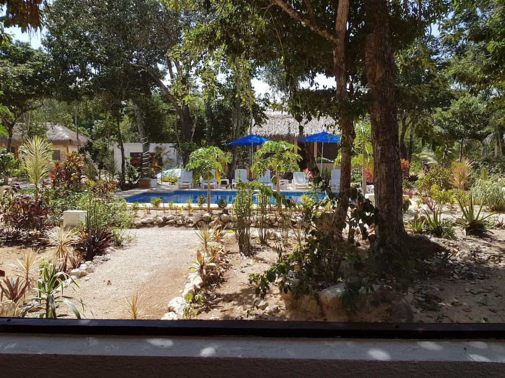 Maya Eco Village Hotel Akumal