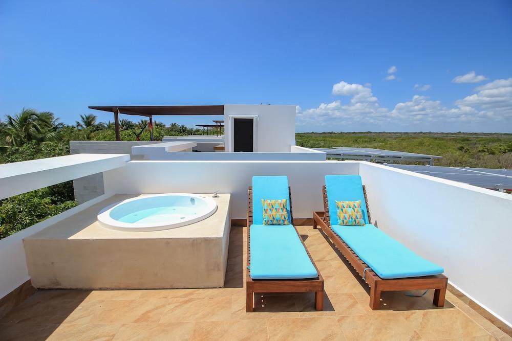Hotel Luxury With Rooftop Steps Away From By Olahola Akumal