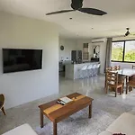 Starfit Hotel Boutique With Access Beachclub, Gym & Spa