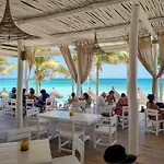 Hermosa Villa En Tulum Country Club Acceso A Playa