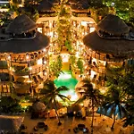 El Taj Oceanfront&Beachside Condo Hotel