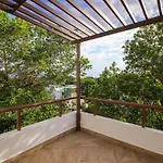 Penthouses With Private Rooftop & Hot Tub In Resort Grounds