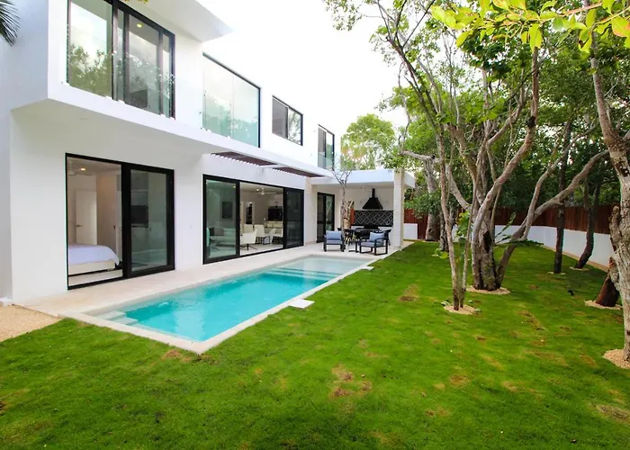 Bahia Principe Vacation Rentals - Four-Bedroom House