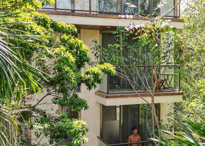Santuario Apartments