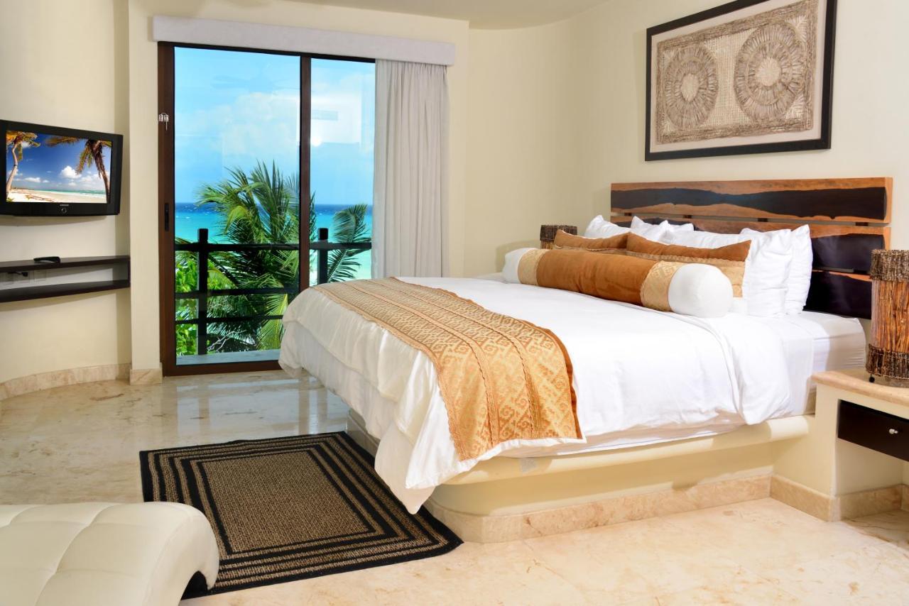 El Taj Oceanfront&beachside Hotel