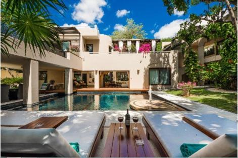 Amazing Hacienda For 14 Guests! Steps To The Beach! Pousada Playa del Carmen