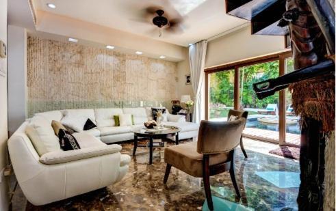 Amazing Hacienda For 14 Guests! Steps To The Beach! Pousada Playa del Carmen