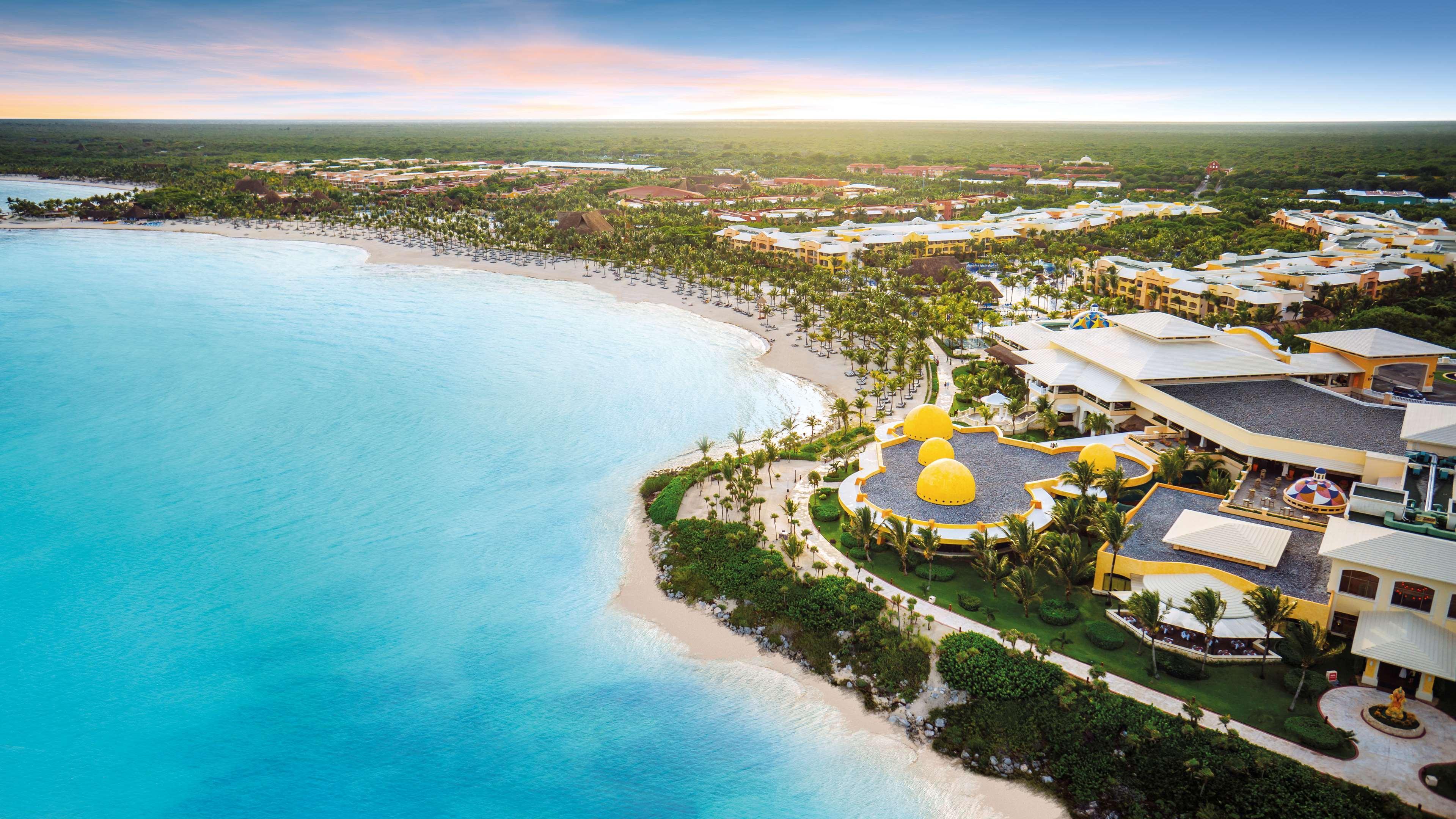 Barcelo Maya Palace Resort
