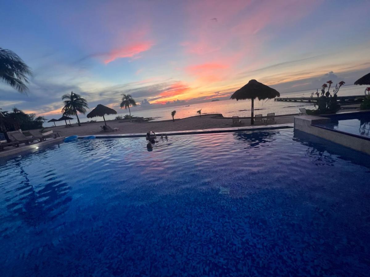 Casa de férias The Queen Of House -luxury Beachfront Villa- Million Dollars View Cozumel
