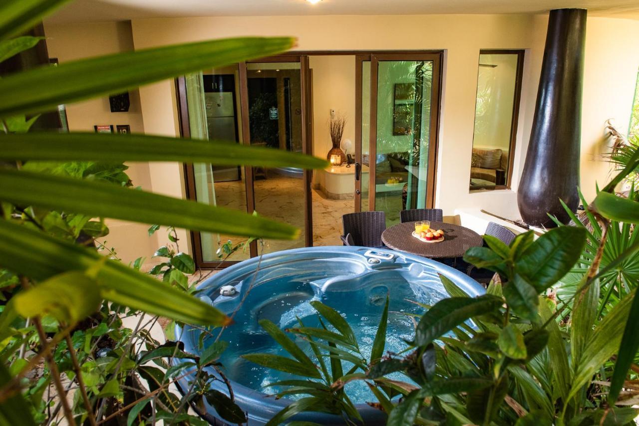 Hotel El Taj Oceanfront&beachside Playa del Carmen