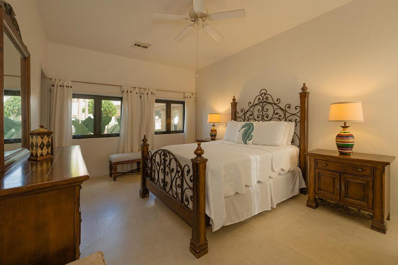 Casa de férias The Queen Of House -luxury Beachfront Villa- Million Dollars View *