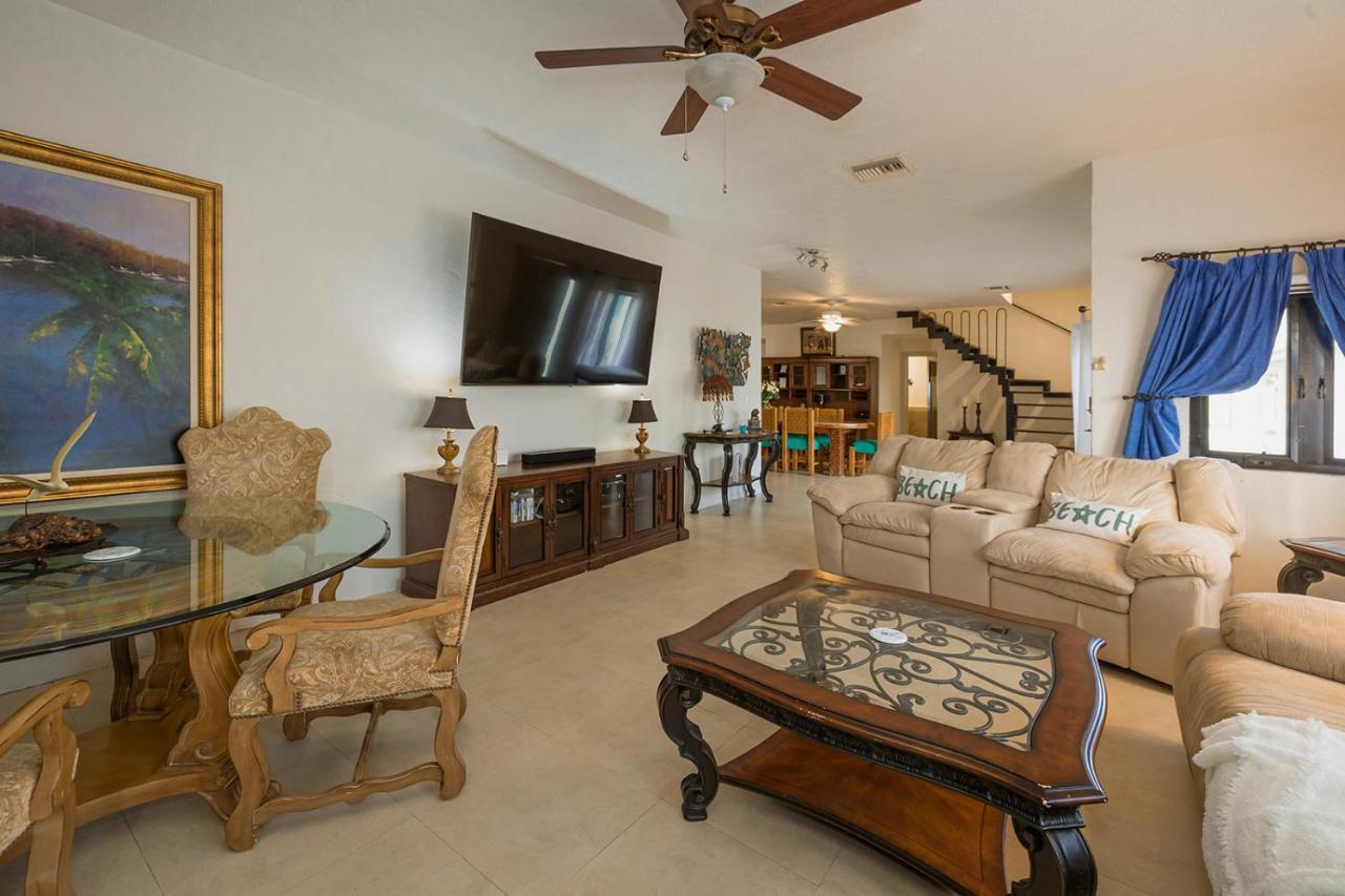 Casa de férias The Queen Of House -luxury Beachfront Villa- Million Dollars View Cozumel
