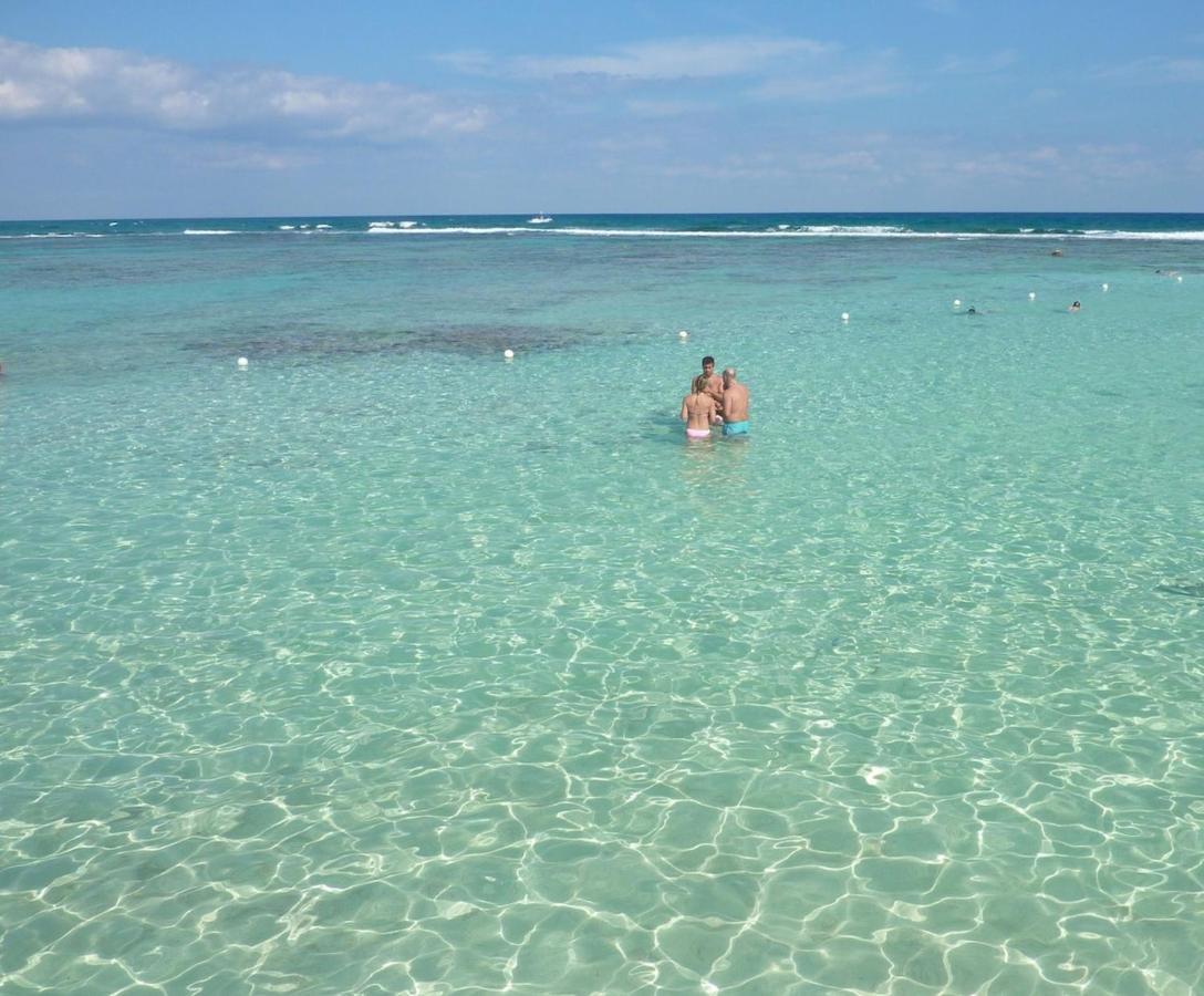 Humble, Right On The Akumal