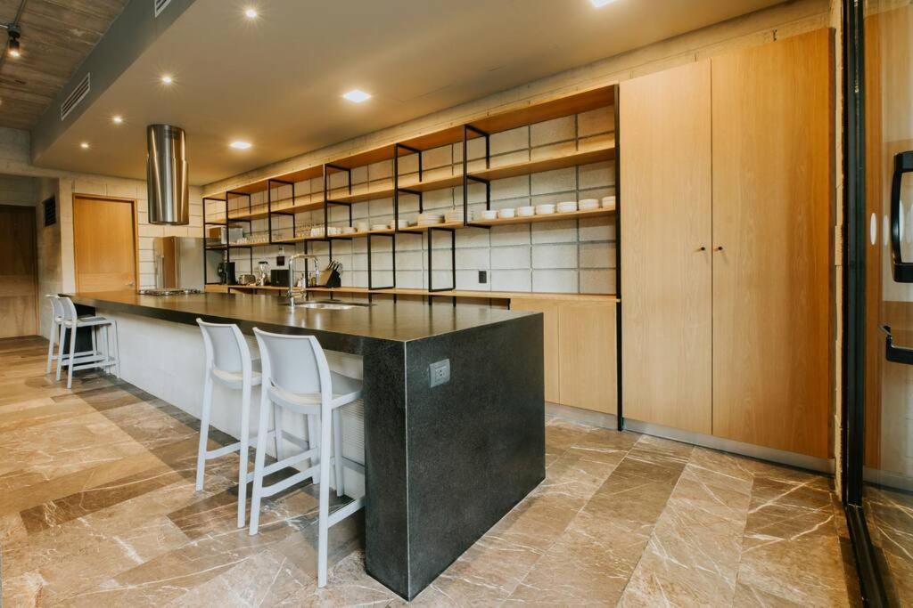 Tuuk: Luxury 5-bedroom With Private Pool And Concierge Villa *