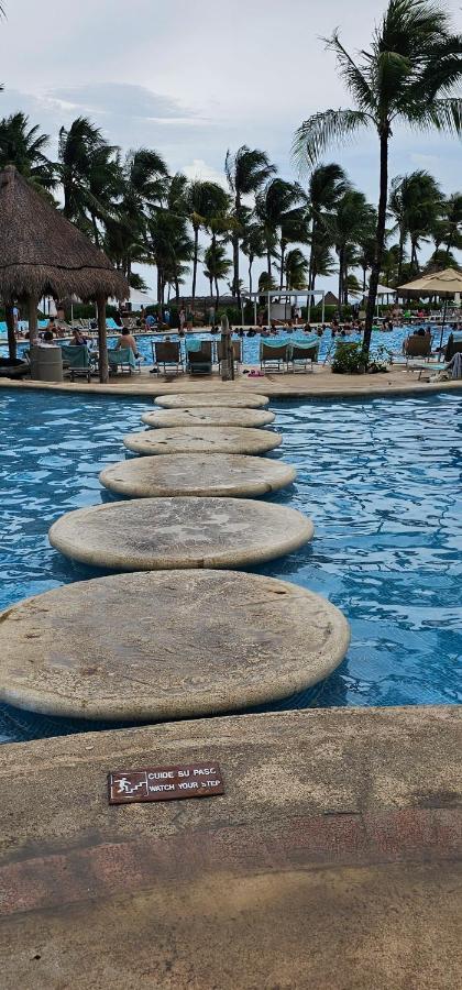 Mayan Palace Resort *