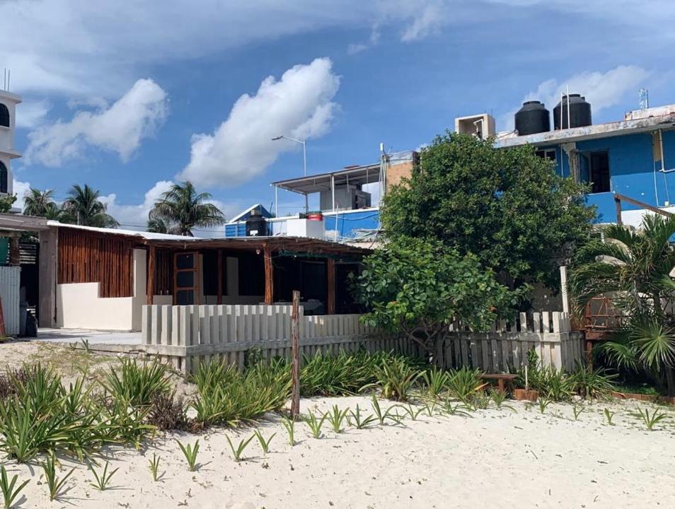 Casa Lucia Beachfront *