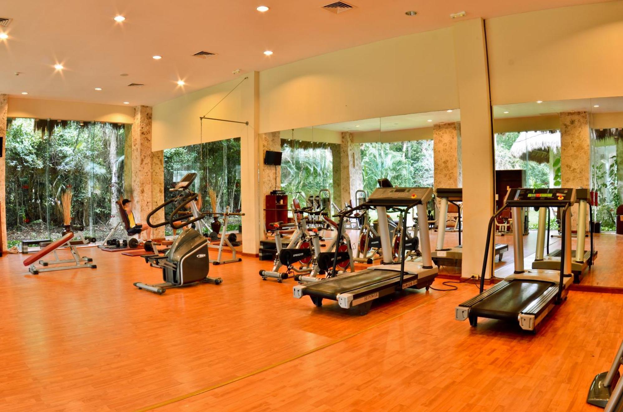 Resort Family Selection At Grand Palladium Kantenah & Akumal