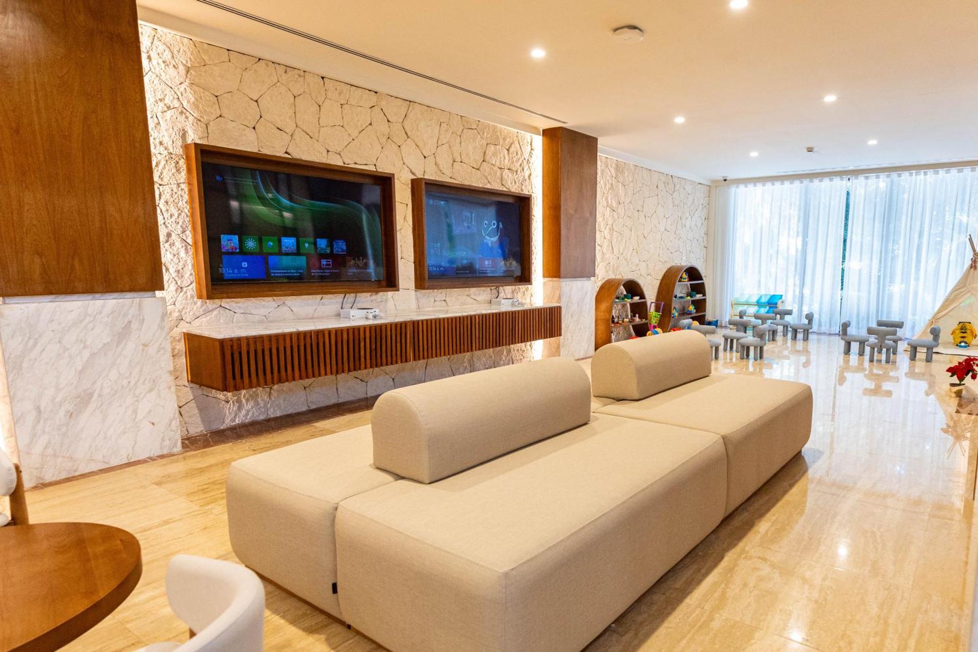 Resort Family Selection At Grand Palladium Kantenah & 5*