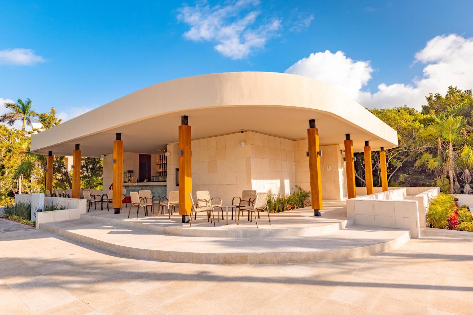 Family Selection At Grand Palladium Kantenah & 5* Akumal