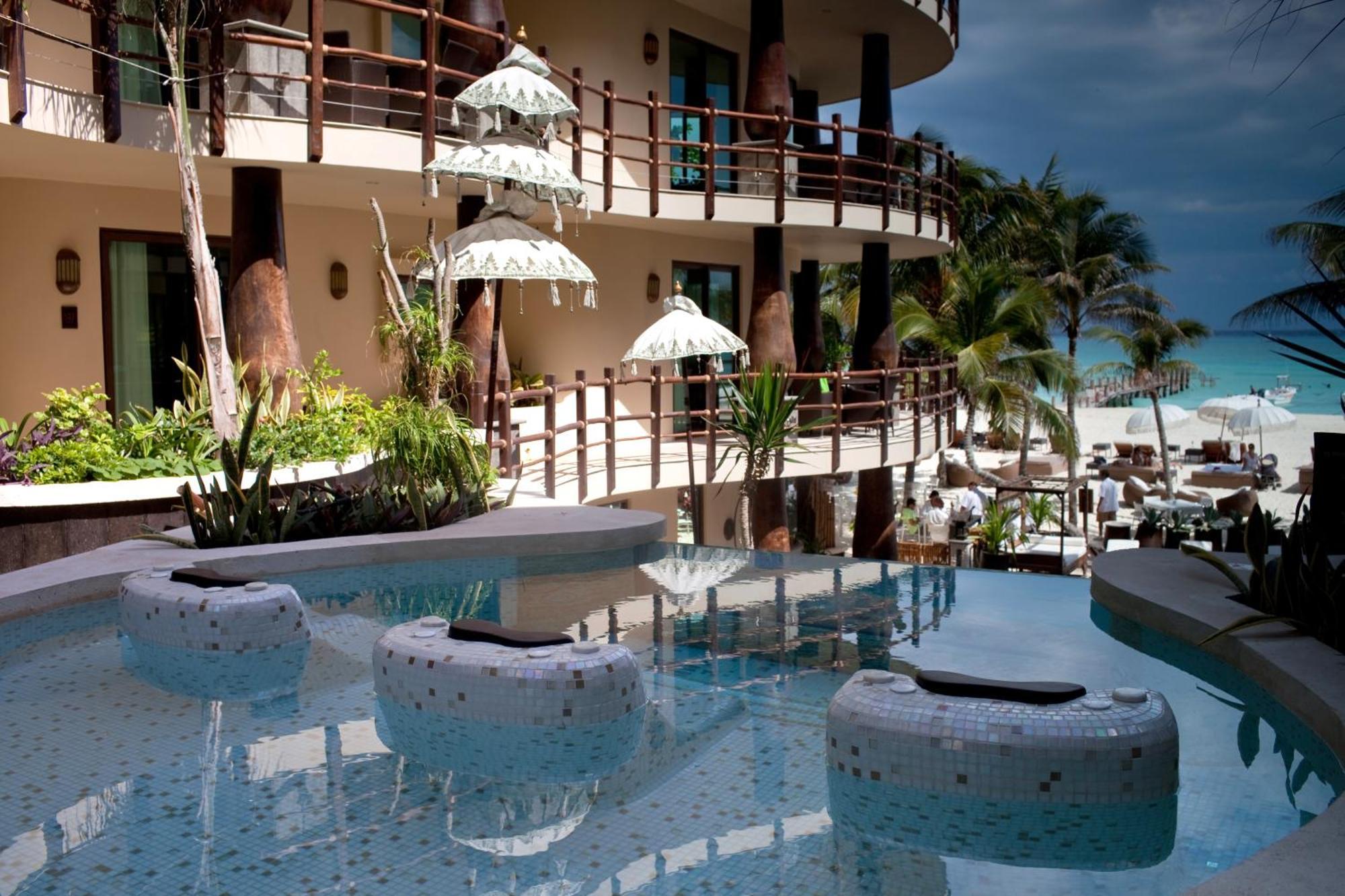 El Taj Oceanfront&beachside Hotel Playa del Carmen