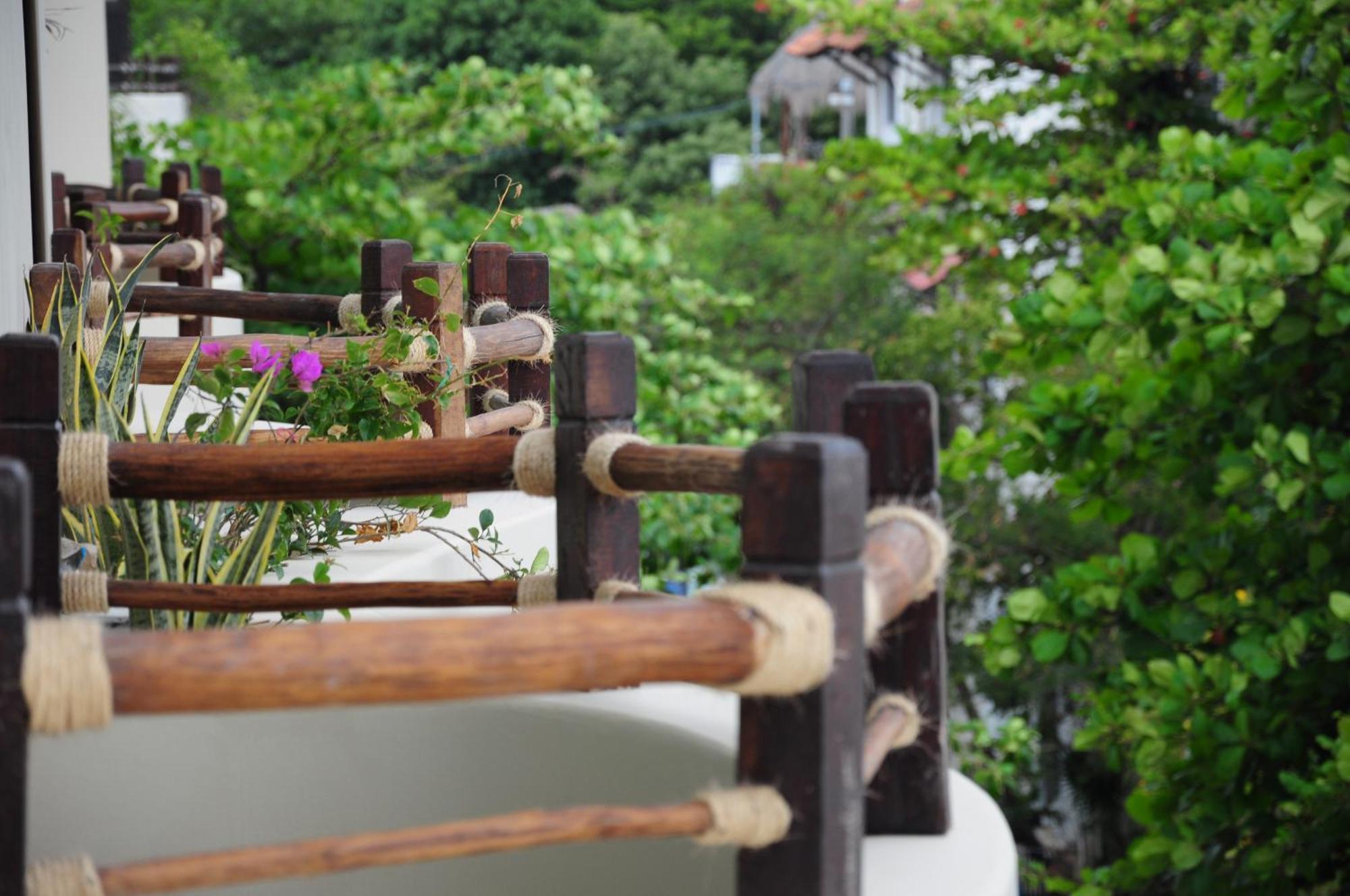 El Taj Oceanfront&beachside 4*