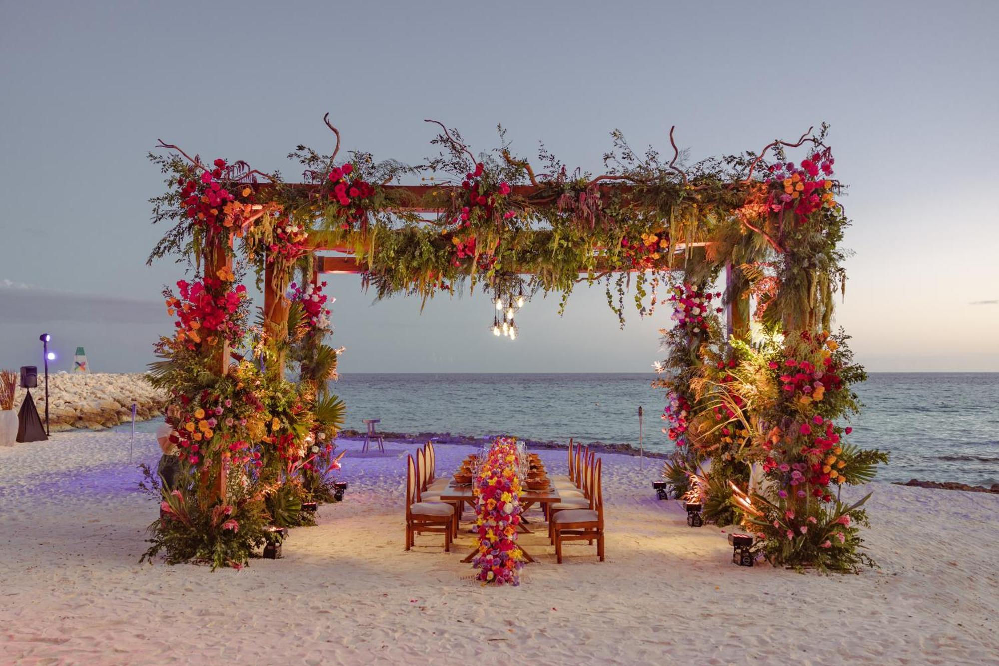 Hotel La Casa De La Playa By Xcaret (adults Only) Los Dos Compadres