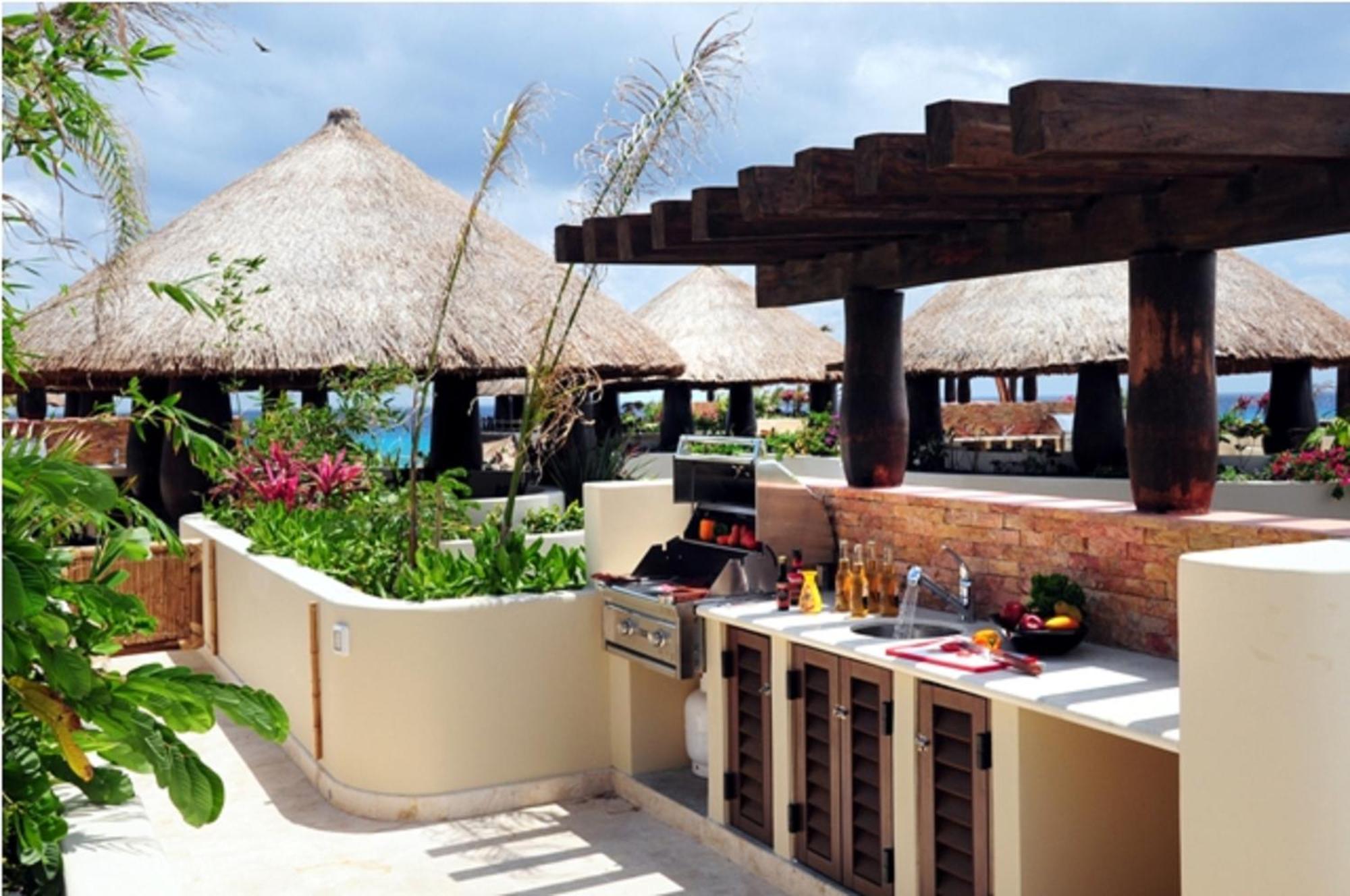 El Taj Oceanfront&beachside