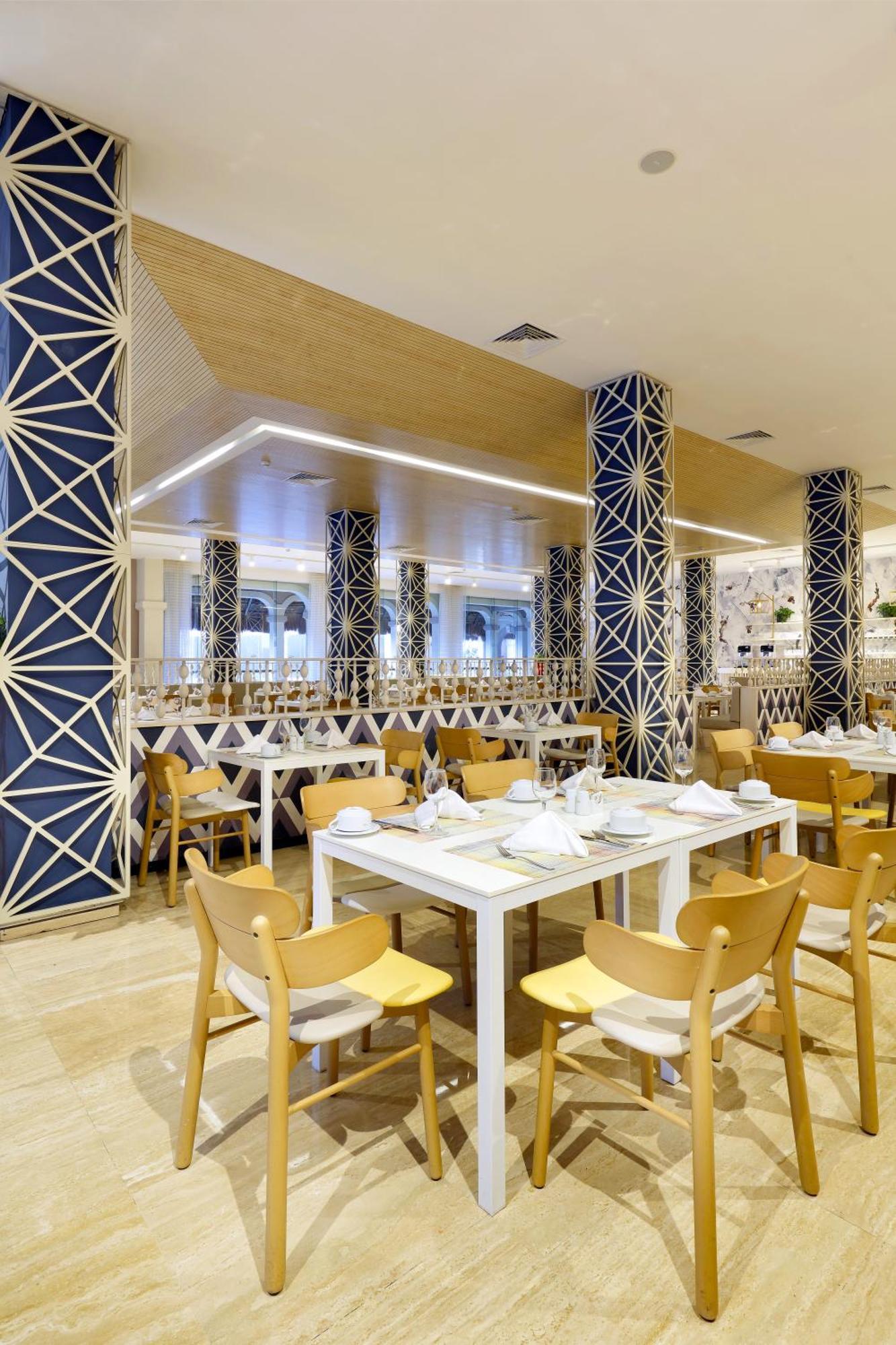 Grand Palladium White & 5* Akumal