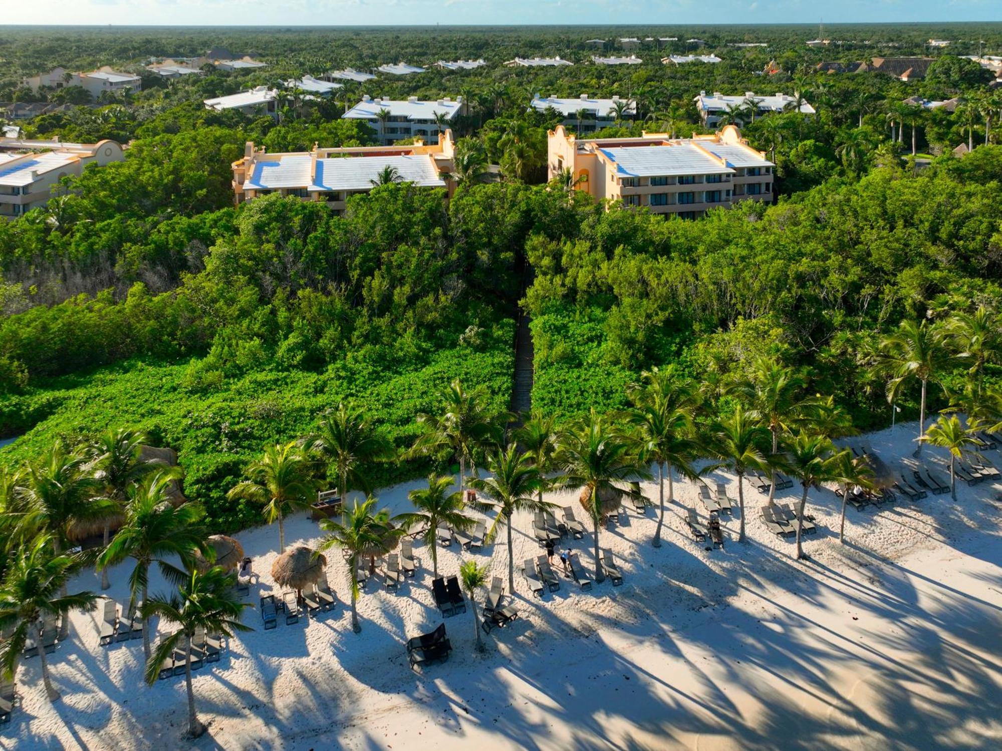 Grand Palladium White & Akumal
