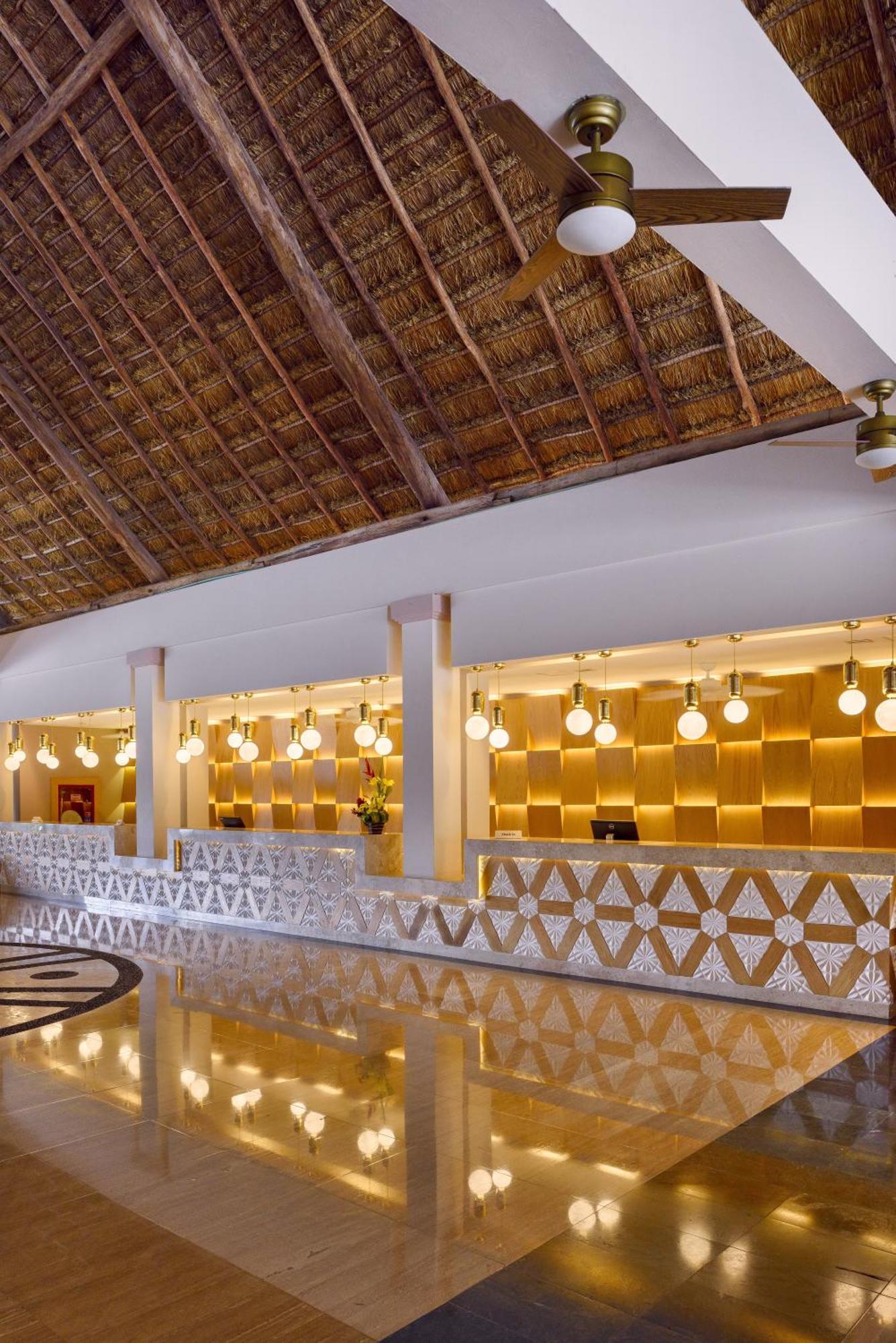 Grand Palladium White & 5* Akumal