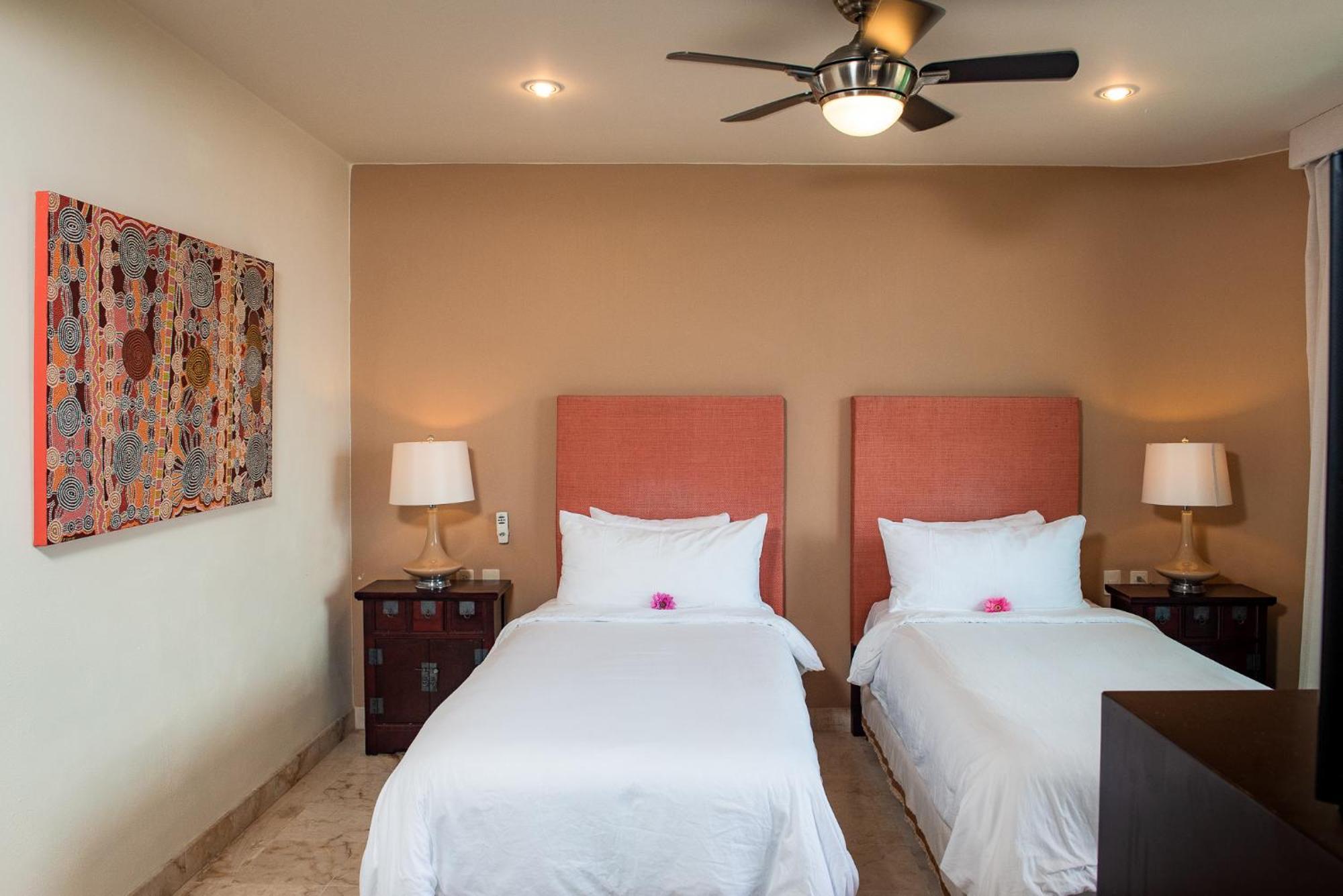 El Taj Oceanfront&beachside