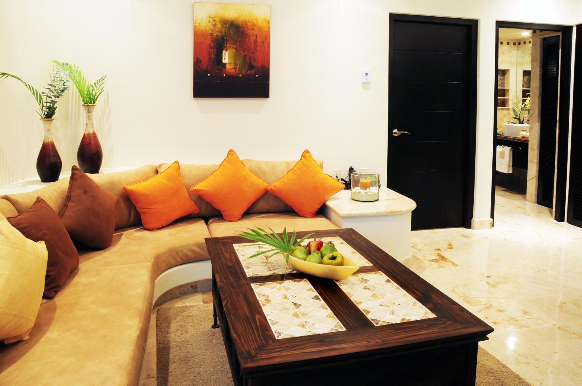 El Taj Oceanfront&beachside 4*