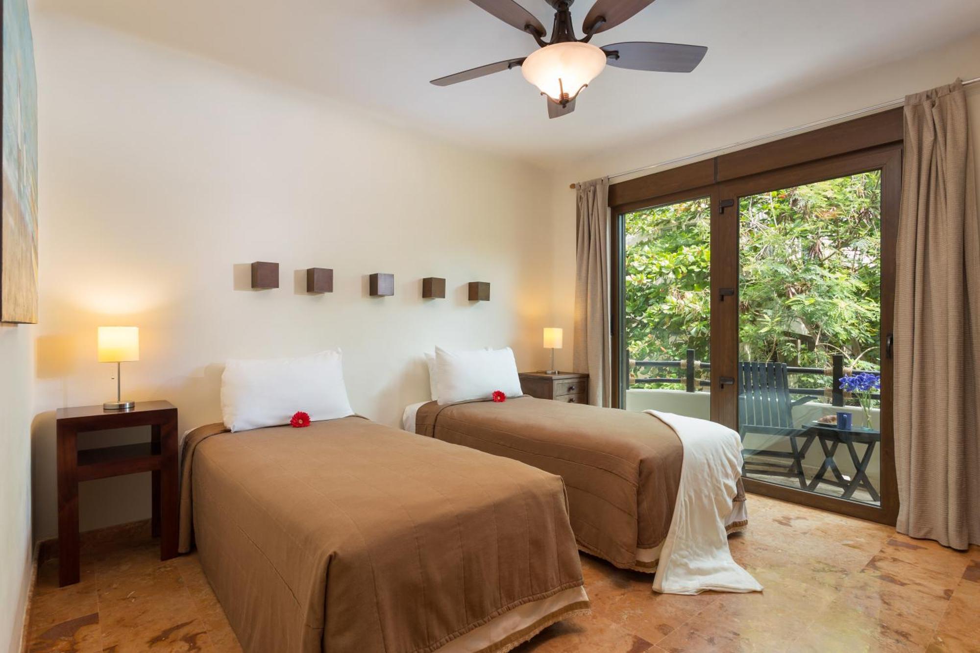 El Taj Oceanfront&beachside