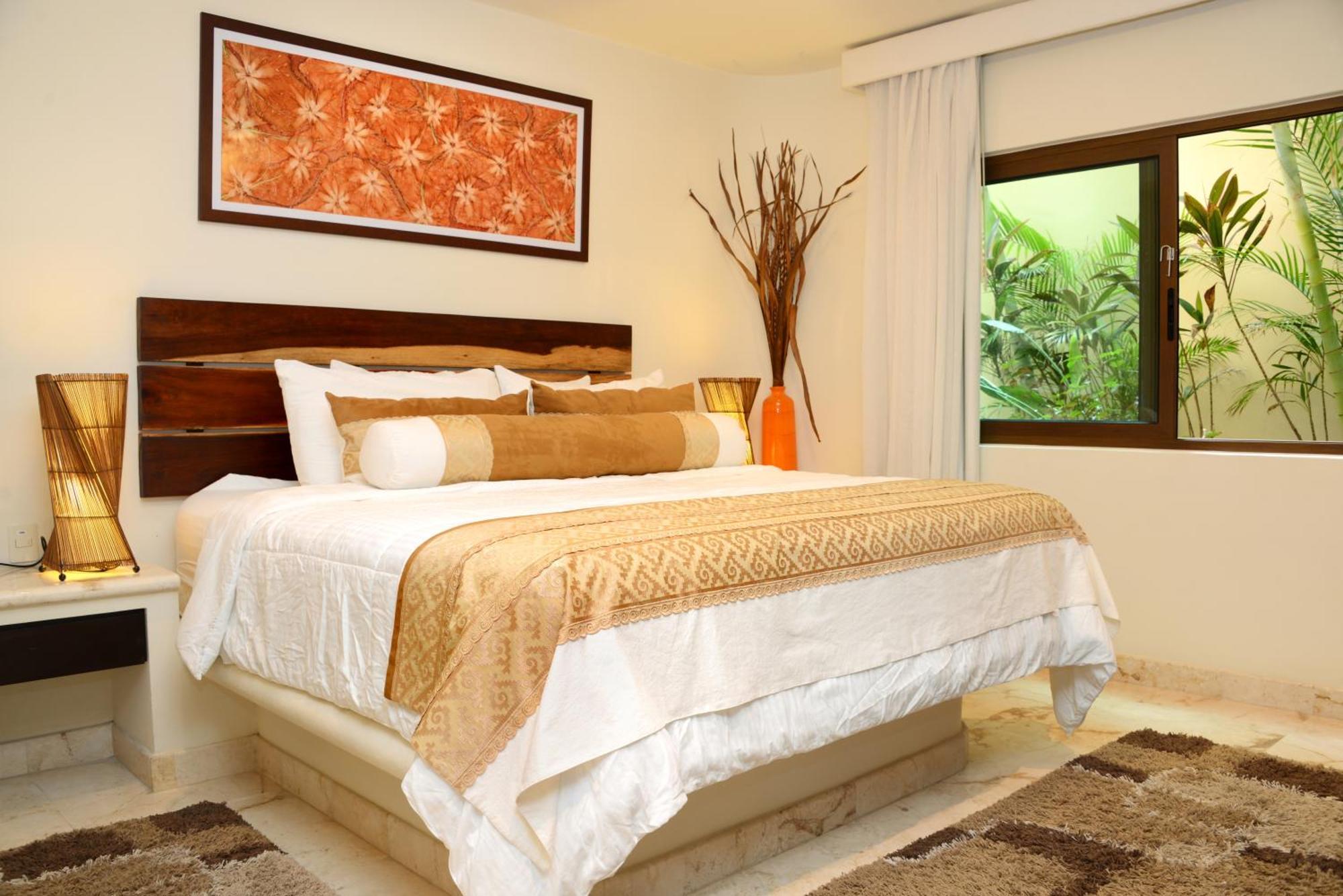 El Taj Oceanfront&beachside 4*