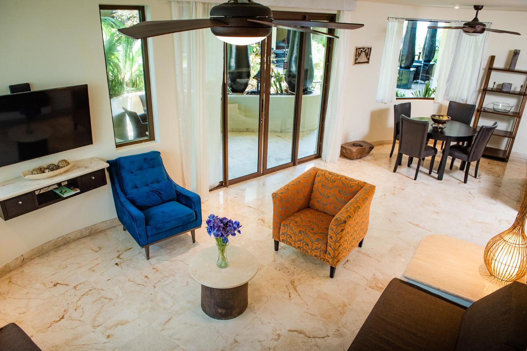 El Taj Oceanfront&beachside