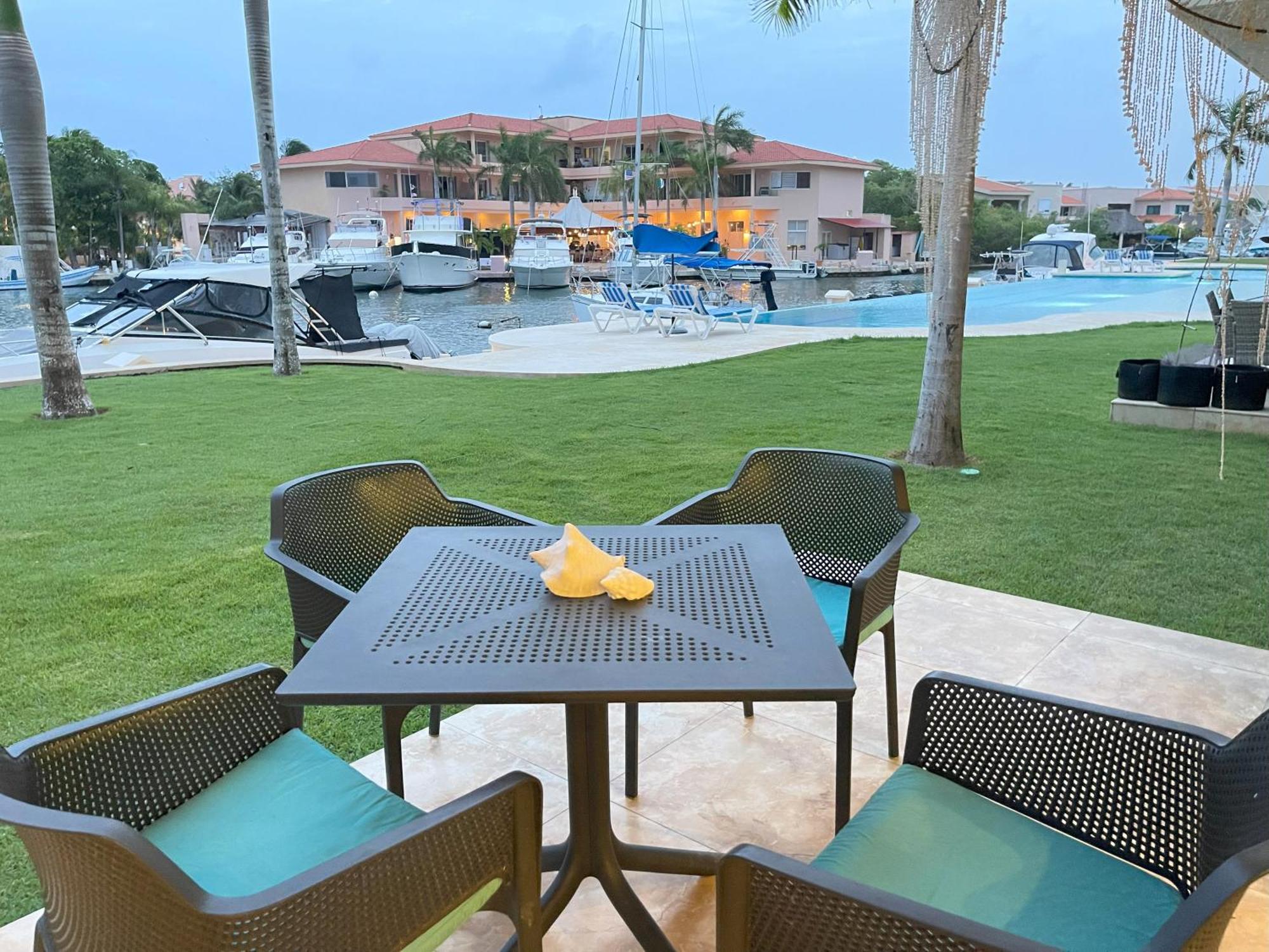 Ground Floor Paradise With Marina View And Pool Paddleboard Included Apartamento