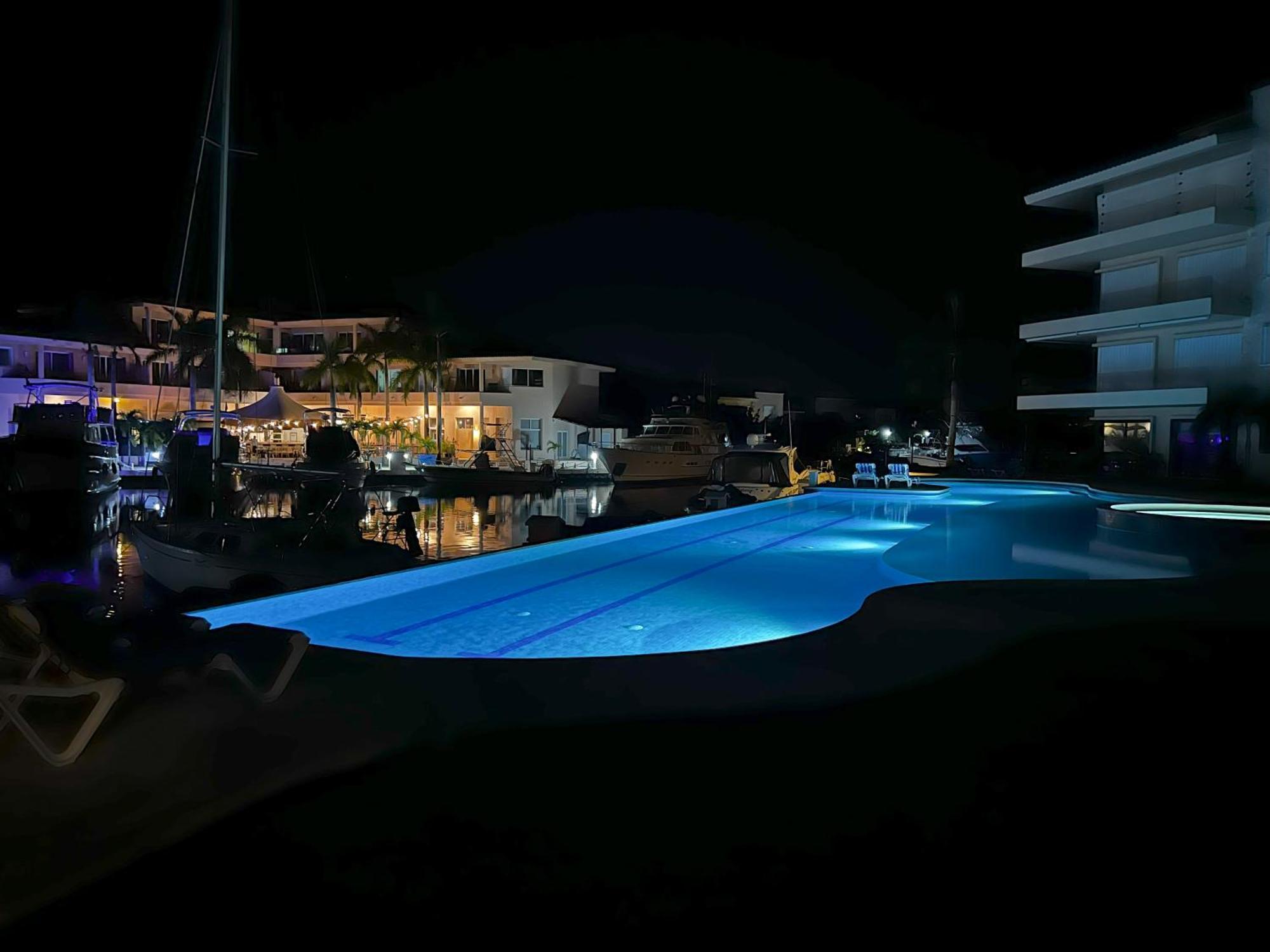 Ground Floor Paradise With Marina View And Pool Paddleboard Included *