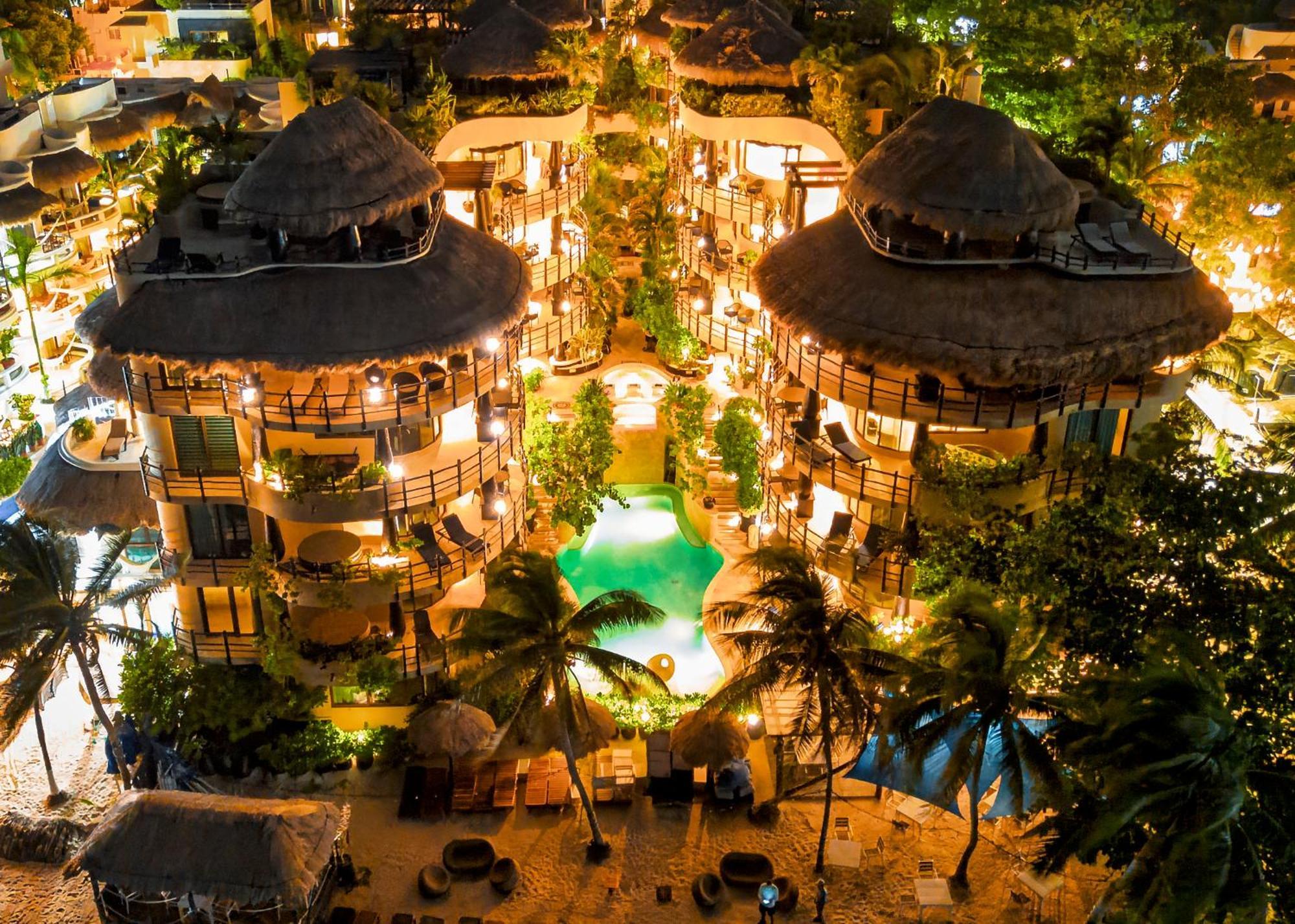 Hotel El Taj Oceanfront&beachside