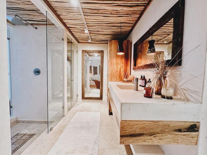 Jungle Chic Hotel 5*